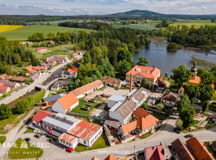 Pronájem - zemědělský objekt, 2 325 m²