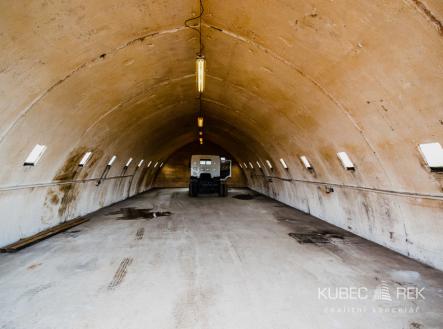 Pronájem skladovací prostor, 148 m²