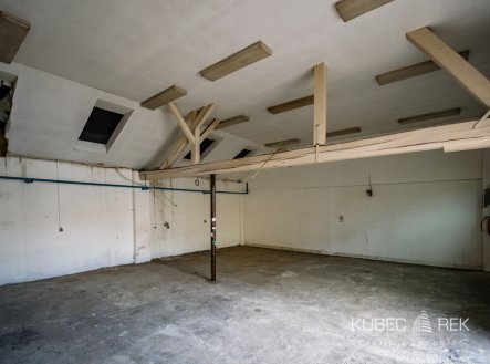 Pronájem skladu, 100 m²