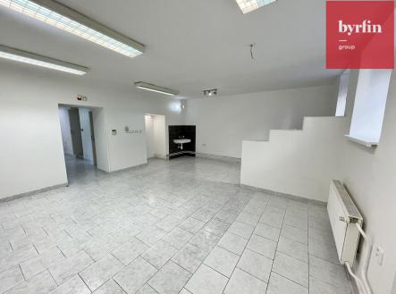 Pronájem - obchodní prostor, 77 m²