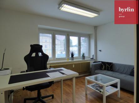 Pronájem kanceláře, 225 m²