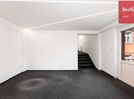 Pronájem kanceláře, 273 m²