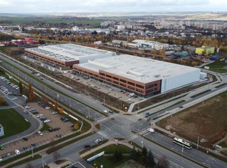 Pronájem obchodní prostor, 557 m²