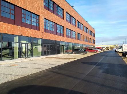 Pronájem obchodní prostor, 557 m²