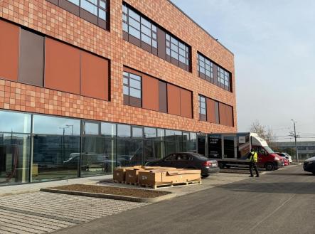 Pronájem obchodní prostor, 557 m²