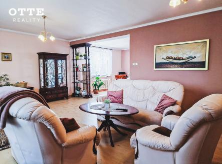 Pronájem - dům/vila, 269 m²
