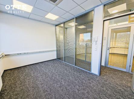 Pronájem kanceláře, 152 m²