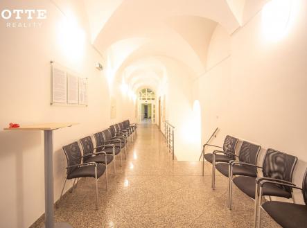 Pronájem kanceláře, 247 m²