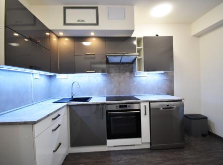 Pronájem bytu, 2+1, 56 m²