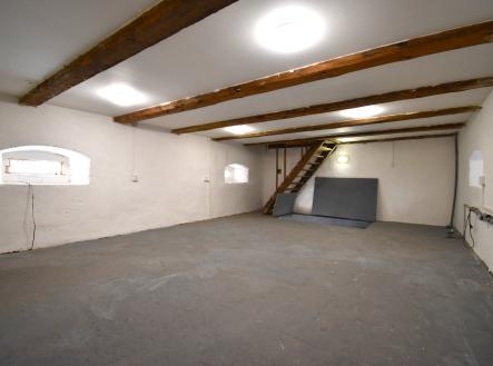 Pronájem - komerční objekt, sklad, 92 m²