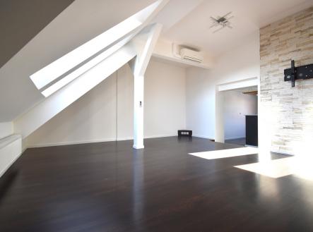 Prodej bytu, 2+1, 88 m²