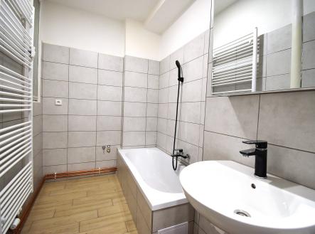 Pronájem bytu, 3+kk, 86 m²