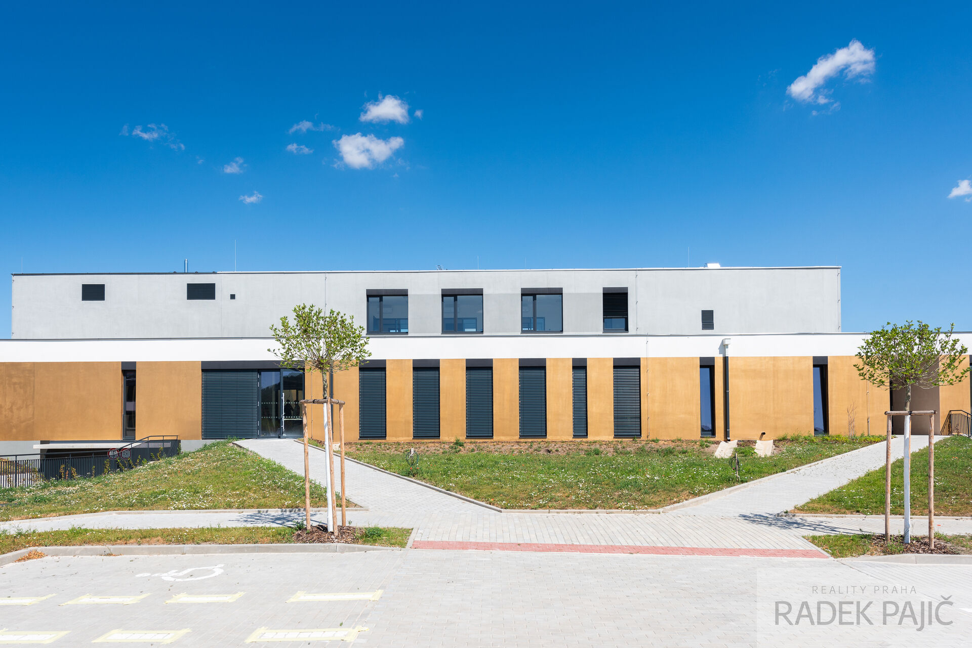 Pronájem reprezentativní kanceláře přímo na golfu, 14,35 m2