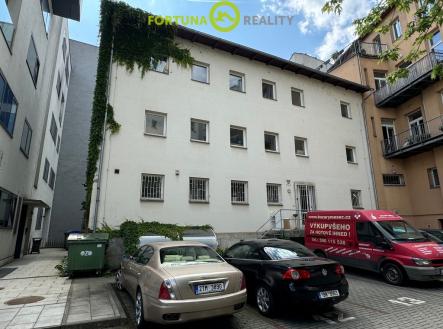 Prodej - obchodní prostor, 455 m²