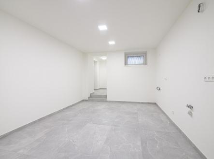 Prodej - komerční objekt, jiný, 93 m²