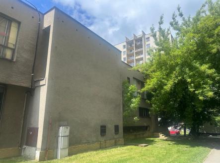 Pronájem skladovací prostor, 200 m²