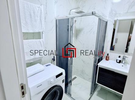 PHOTO-2025-11-30-15-18-15 57.jpg