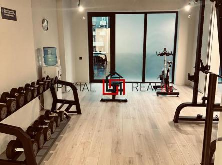 PHOTO-2025-11-30-15-18-15 34.jpg