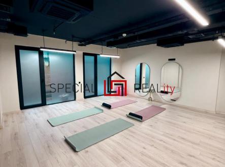 PHOTO-2025-11-30-15-18-15 33.jpg