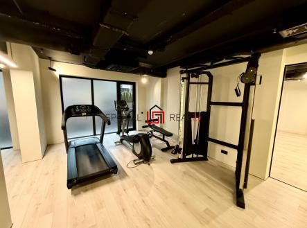 PHOTO-2025-11-30-15-18-15 31.jpg