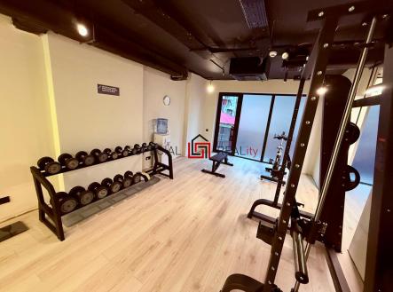 PHOTO-2025-11-30-15-18-15 29.jpg