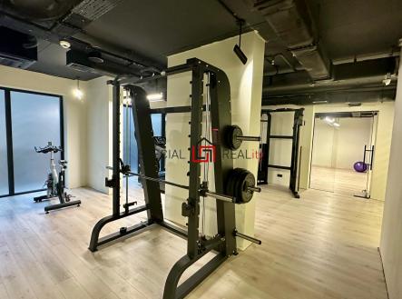 PHOTO-2025-11-30-15-18-15 35.jpg