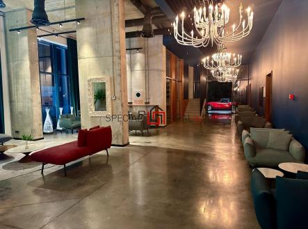 PHOTO-2025-11-30-15-18-15 10.jpg