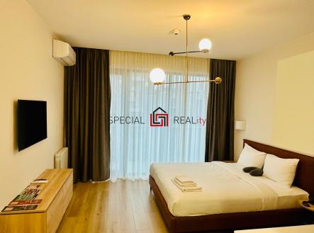 PHOTO-2025-11-30-15-18-15 22.jpg