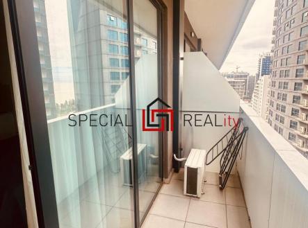 PHOTO-2025-11-30-15-18-15 20.jpg