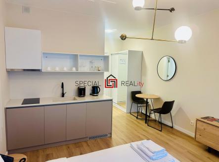 PHOTO-2025-11-30-15-18-15 26.jpg