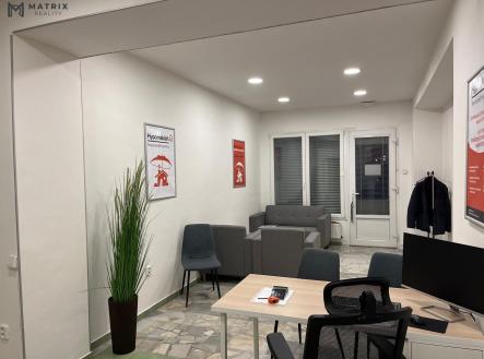 Pronájem kanceláře, 73 m²