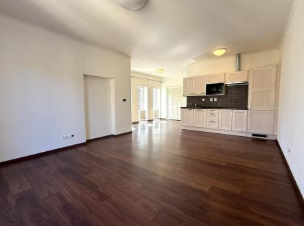Pronájem bytu, 1+kk, 77 m²