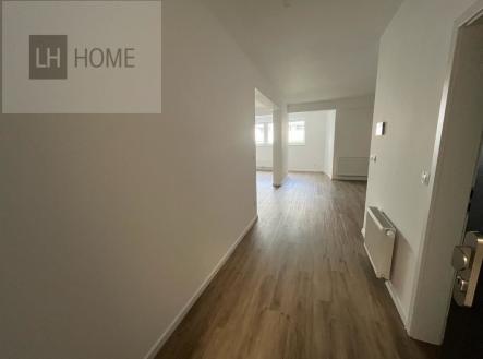 Prodej - obchodní prostor, 72 m²