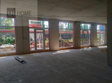 Pronájem obchodní prostor, 200 m²