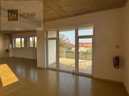 Pronájem obchodní prostory, 140 m²