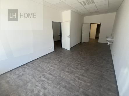 Pronájem jiné komerční nemovitosti, 80 m²