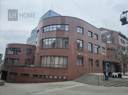 Pronájem kanceláře, 1 000 m²