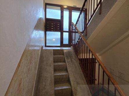 chodba do sklepa.jpg