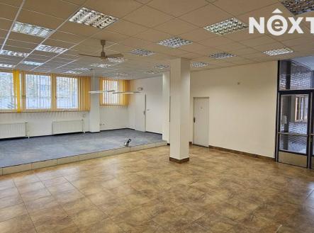 Pronájem komerčního objektu, obchodní centrum, 1 348 m²