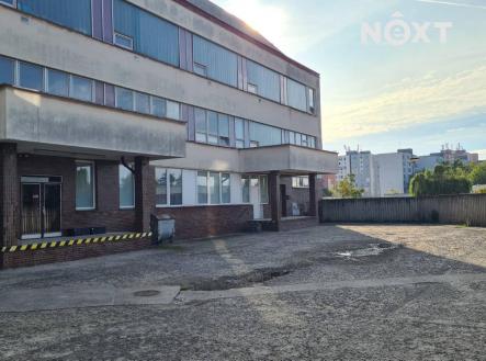 Pronájem komerčního objektu, obchodní centrum, 1 348 m²