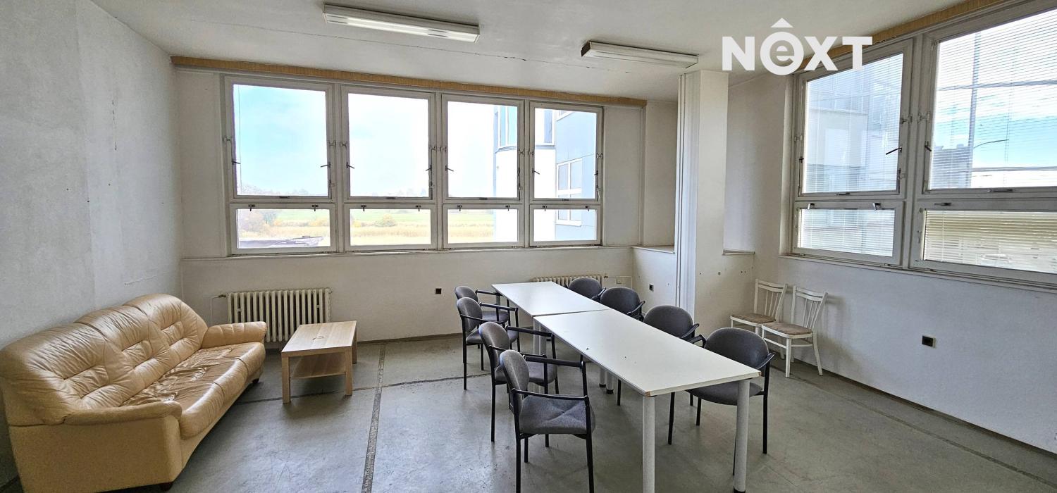 Pronájem komerční Kanceláře, 68㎡