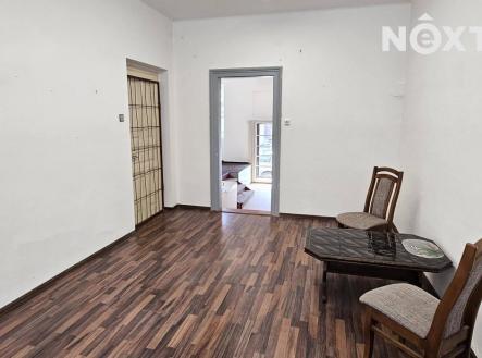 Pronájem komerčního objektu, obchodní centrum, 195 m²