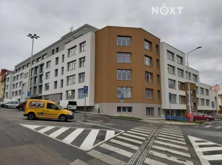 Pronájem komerčního objektu, obchodní centrum, 3 299 m²