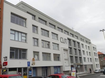 Pronájem komerčního objektu, sklad, 3 299 m²