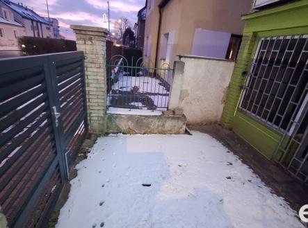 Pronájem obchodní prostor, 13 m²