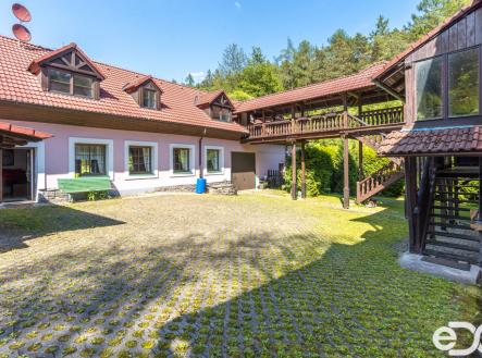 Prodej - hotel, 821 m²