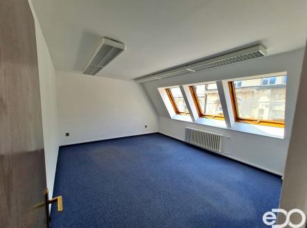 Pronájem kanceláře, 86 m²