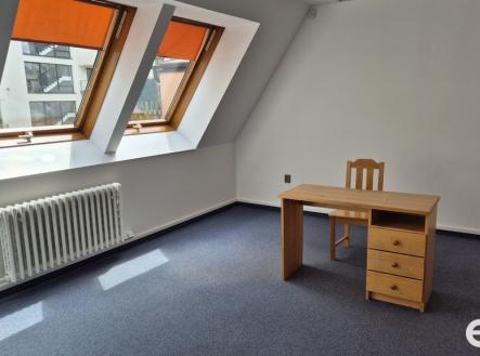 Pronájem kanceláře, 86 m²