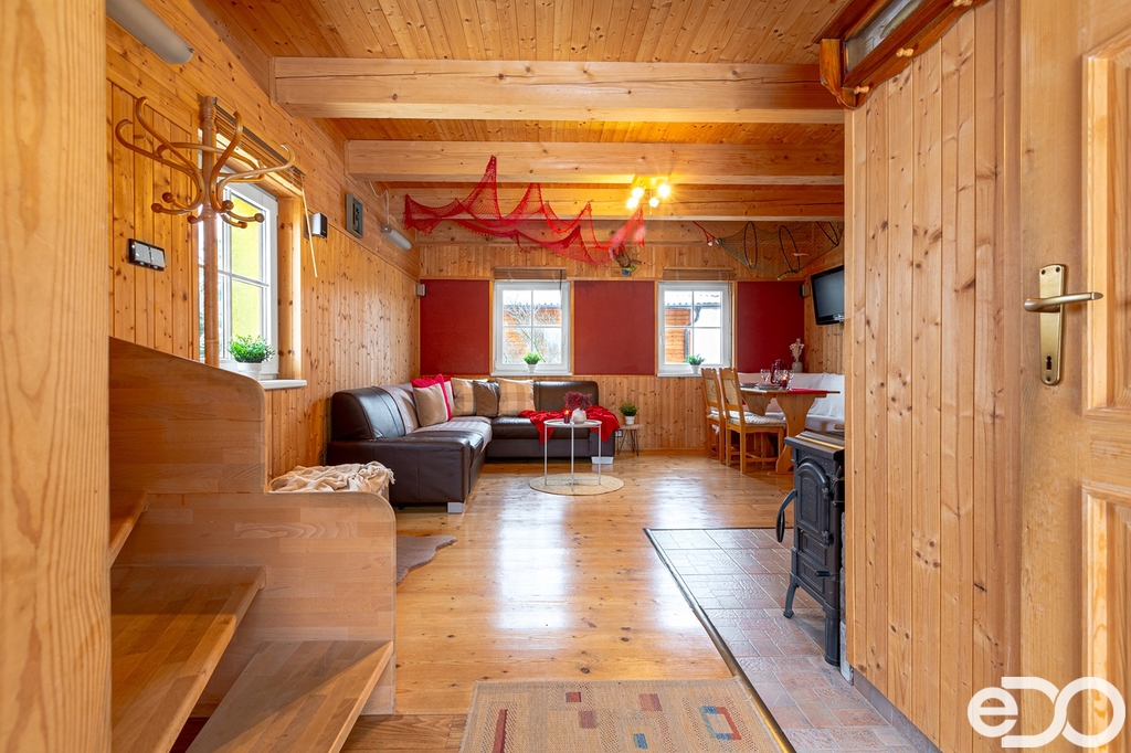 Pohled při vstupu do chaty