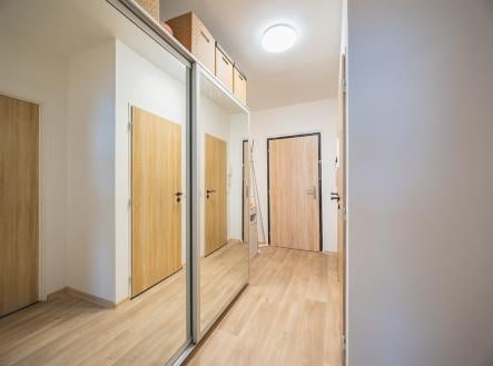 Pronájem bytu, 2+kk, 43 m²